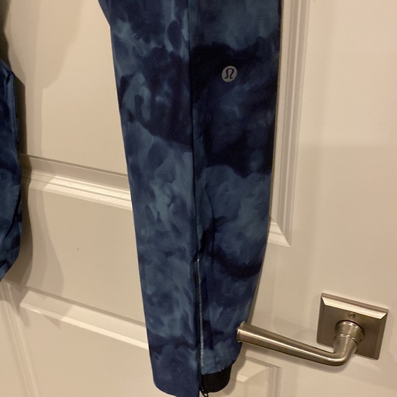 Blue camouflage Lululemon men joggers - Picture 2 of 7